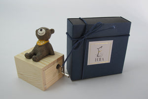 4-piece Gift Box + Teddy Bear Hand Crank Music Box Set